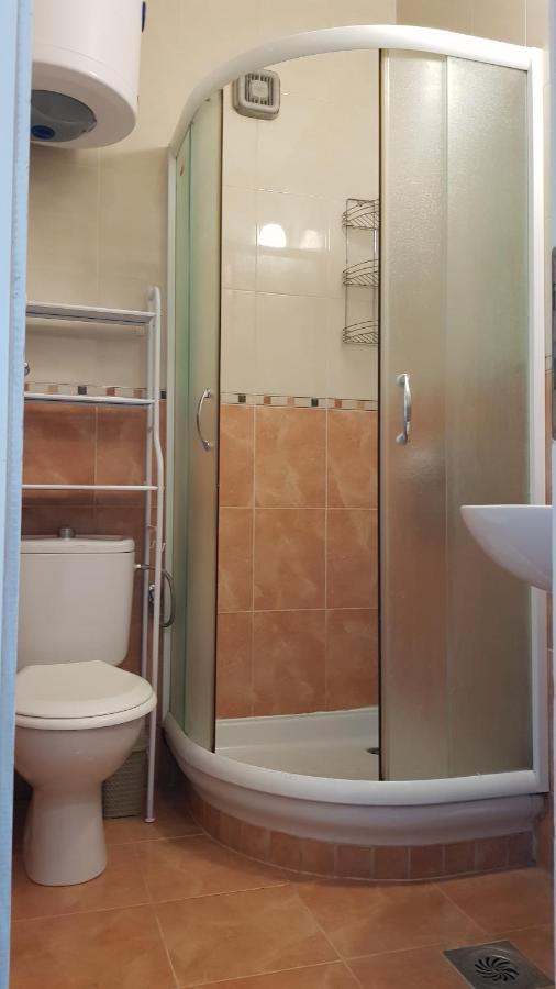 Central Apartment With 24-7 Building Security Νόβι Σαντ Εξωτερικό φωτογραφία