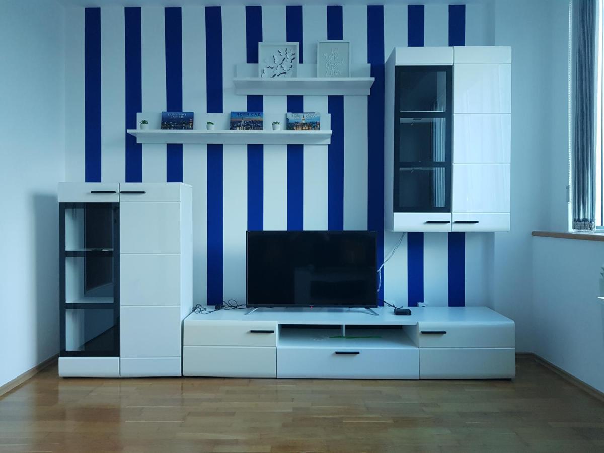 Central Apartment With 24-7 Building Security Νόβι Σαντ Εξωτερικό φωτογραφία